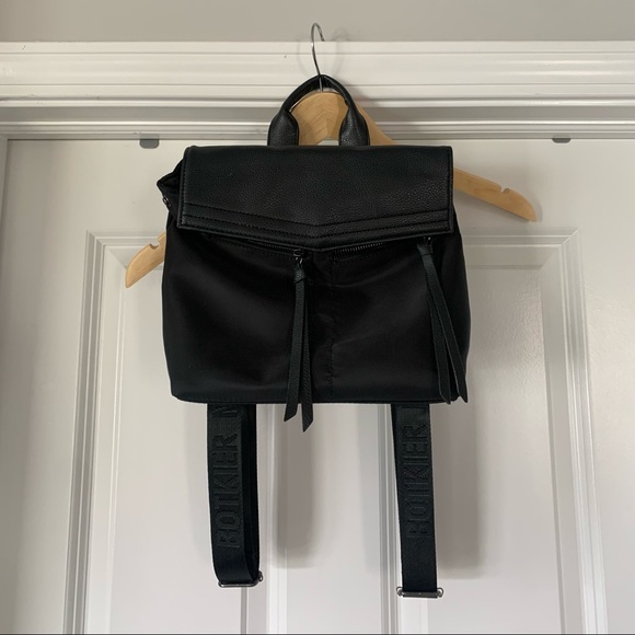 Botikier Leather Backpack - Picture 2 of 3